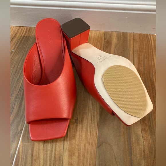 Vince. Elizabeth block heel mule sandals - Picture 3 of 6